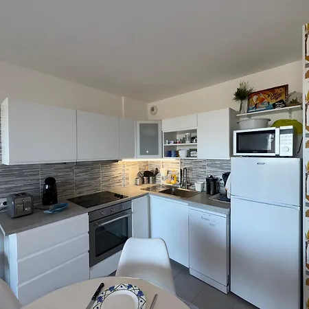 Cosy Moderne Avec Terrasse Et Parking, A 50m De La - Fr-1-323-569 *